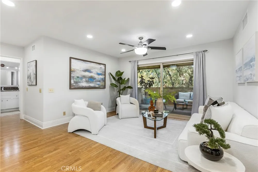 25183 Oak Canyon Lake Forest, CA 92630