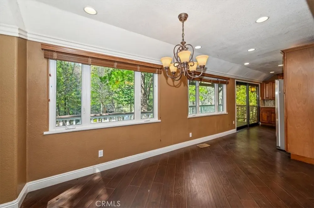 27297 Little Bear Blue Jay, CA 92317