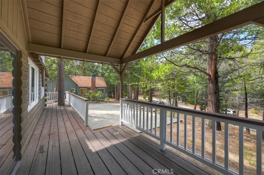 27297 Little Bear Blue Jay, CA 92317