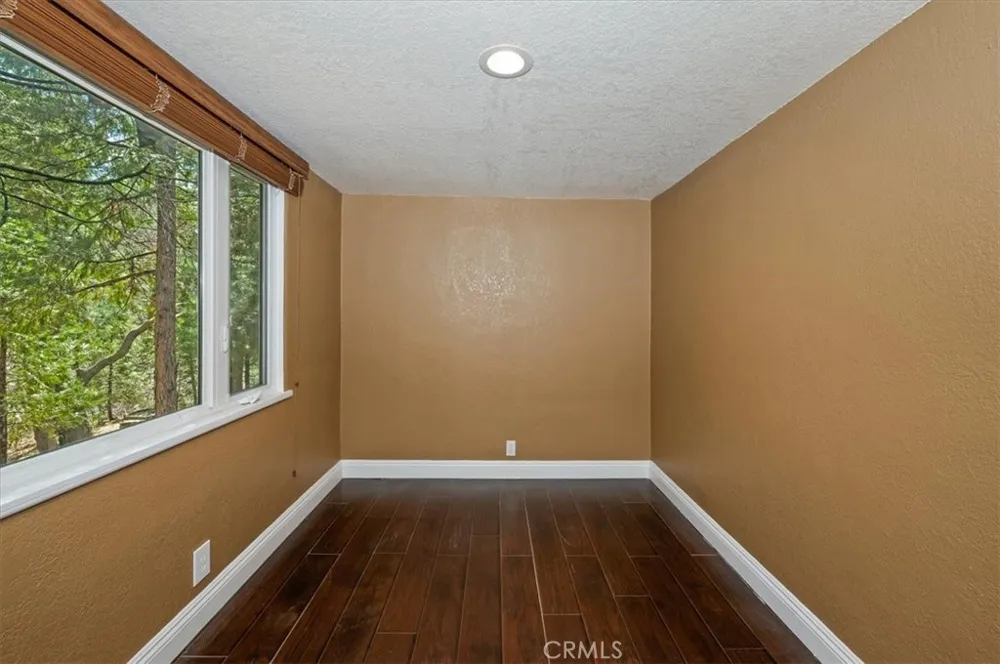 27297 Little Bear Blue Jay, CA 92317