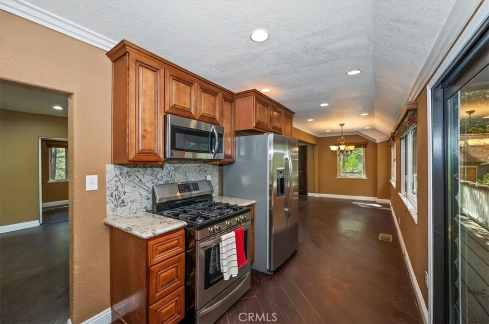 27297 Little Bear Blue Jay, CA 92317