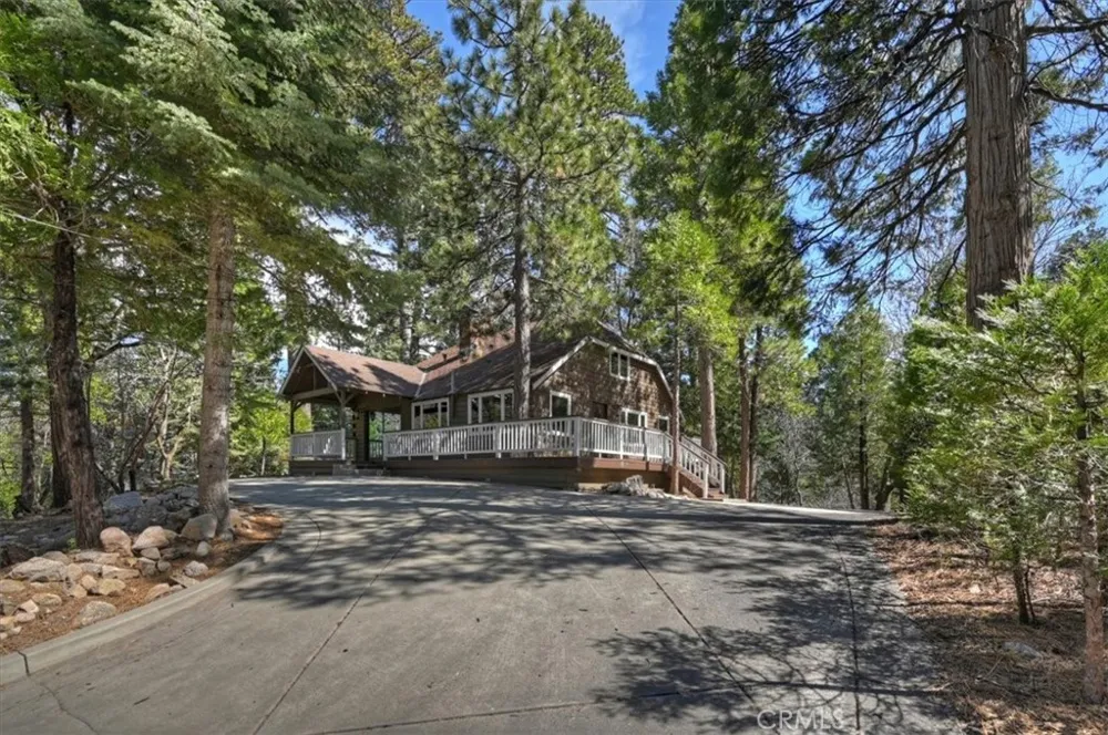 27297 Little Bear Blue Jay, CA 92317