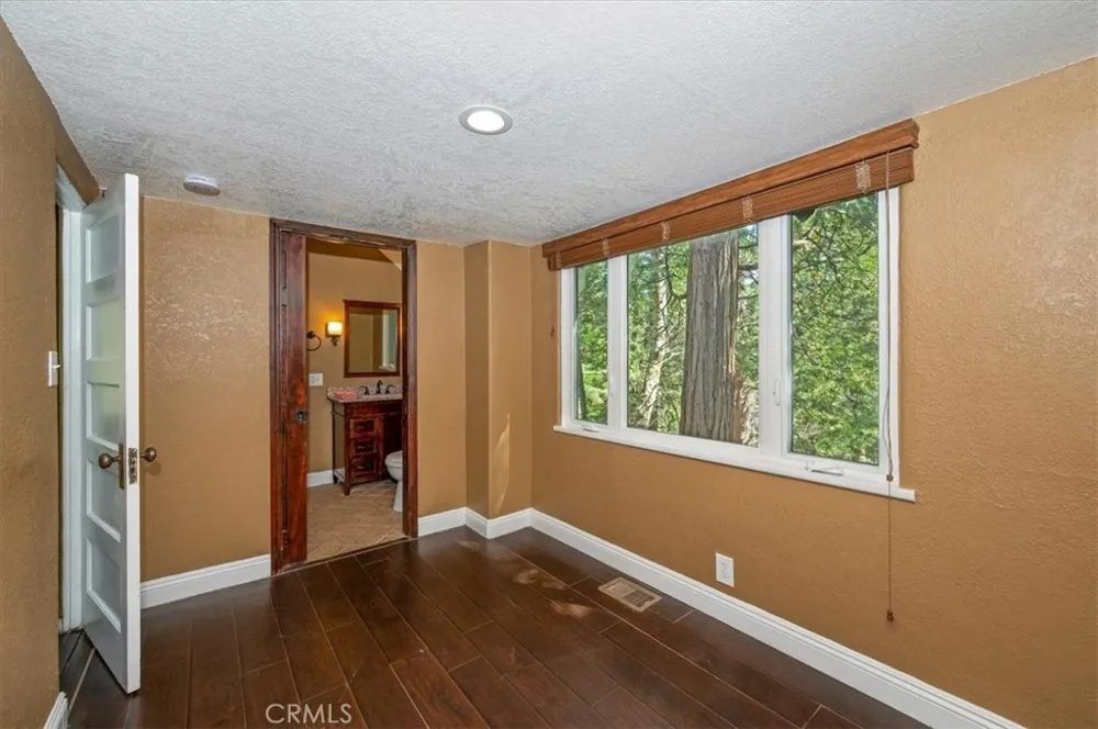 27297 Little Bear Blue Jay, CA 92317