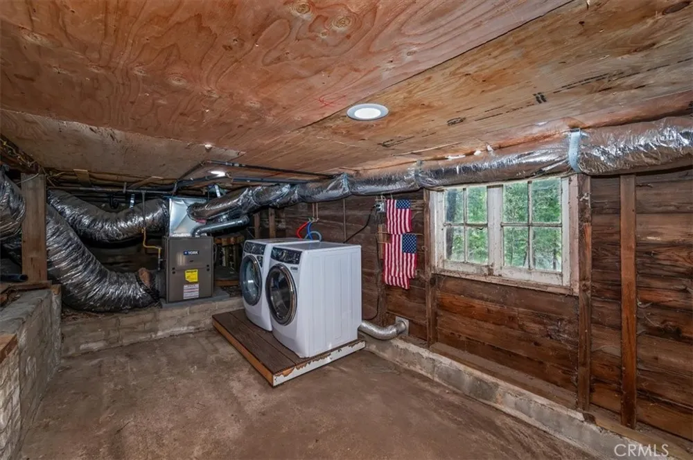 27297 Little Bear Blue Jay, CA 92317