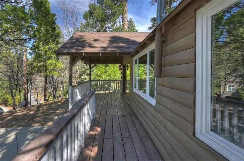 27297 Little Bear Blue Jay, CA 92317