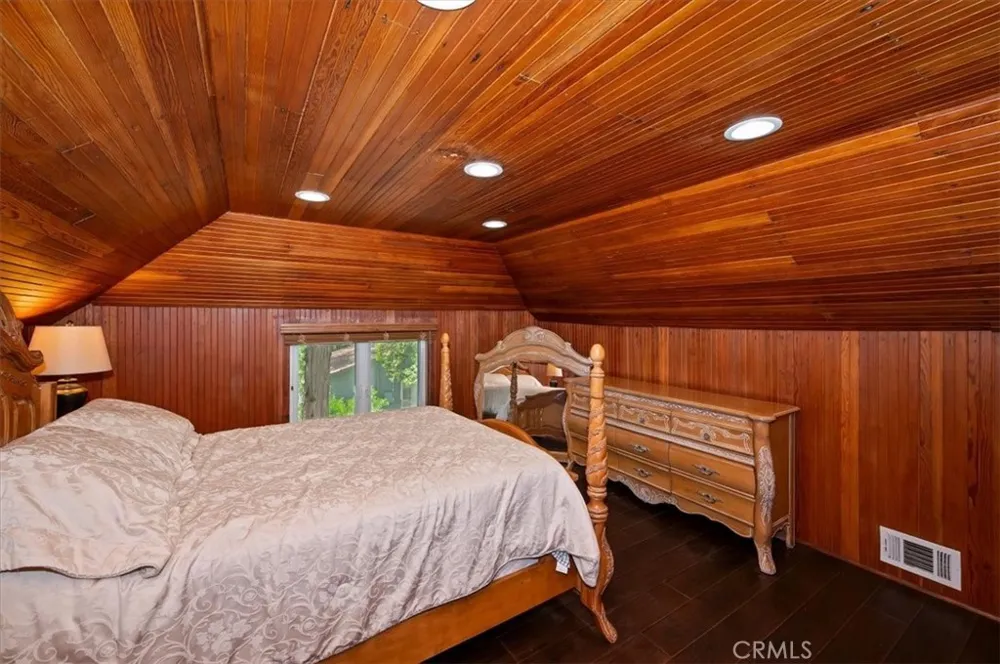 27297 Little Bear Blue Jay, CA 92317