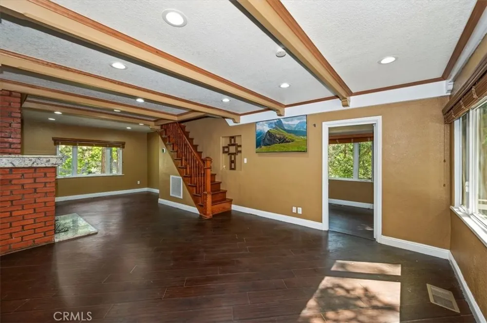 27297 Little Bear Blue Jay, CA 92317