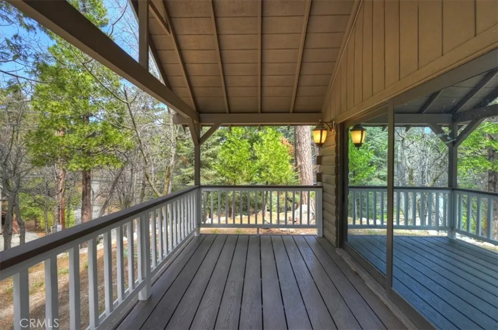 27297 Little Bear Blue Jay, CA 92317