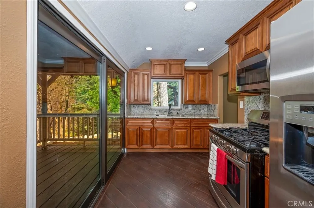 27297 Little Bear Blue Jay, CA 92317