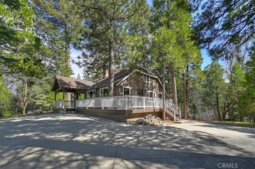 27297 Little Bear Blue Jay, CA 92317