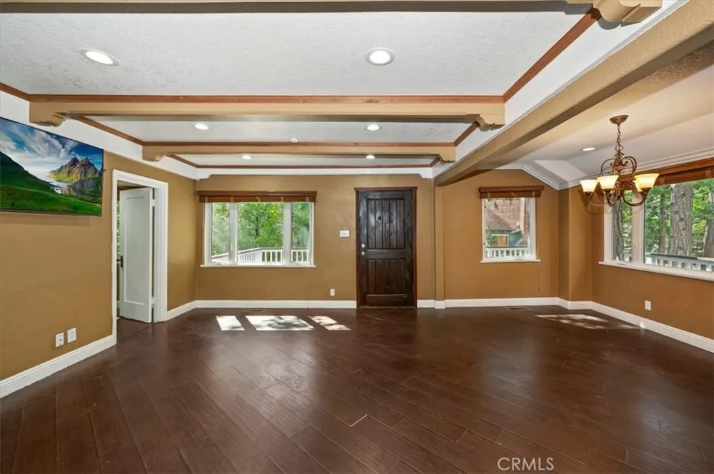 27297 Little Bear Blue Jay, CA 92317