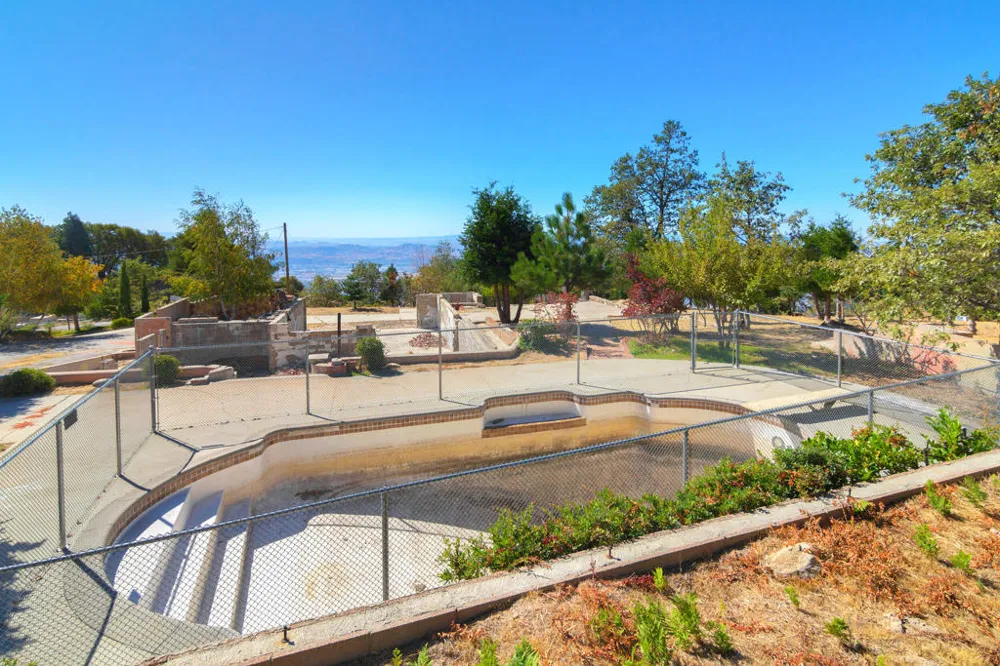 26262 Highway 18 Rimforest, CA 92378