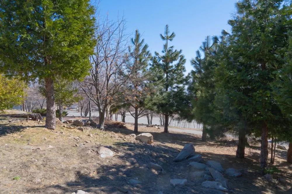 26262 Highway 18 Rimforest, CA 92378