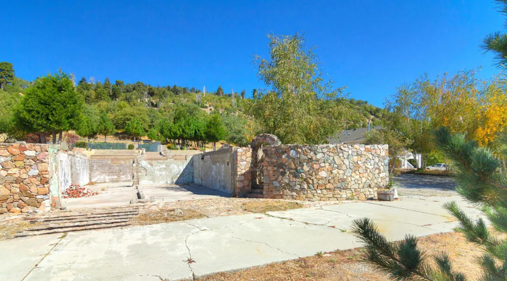 26262 Highway 18 Rimforest, CA 92378