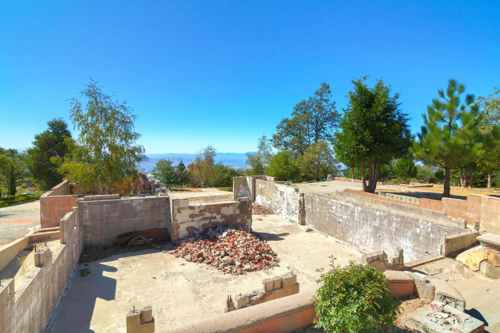 26262 Highway 18 Rimforest, CA 92378