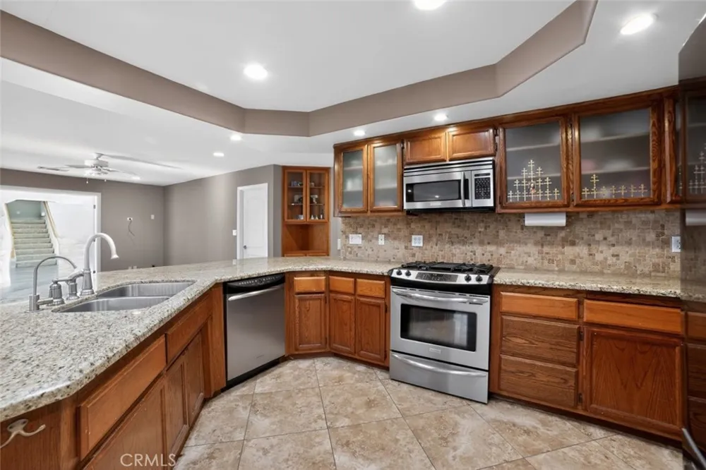 13610 Hidden Valley Road Victorville, CA 92395