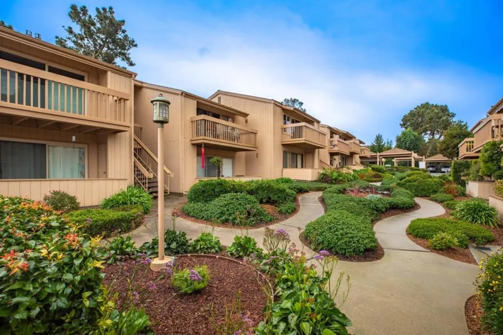 300 Glenwood Circle #258 Monterey, CA 93940