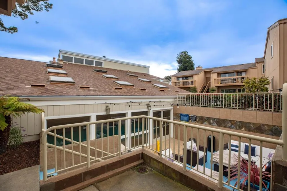 300 Glenwood Circle #258 Monterey, CA 93940