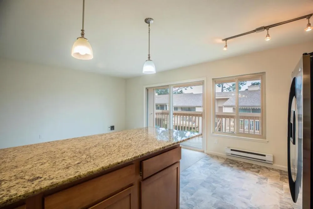 300 Glenwood Circle #258 Monterey, CA 93940