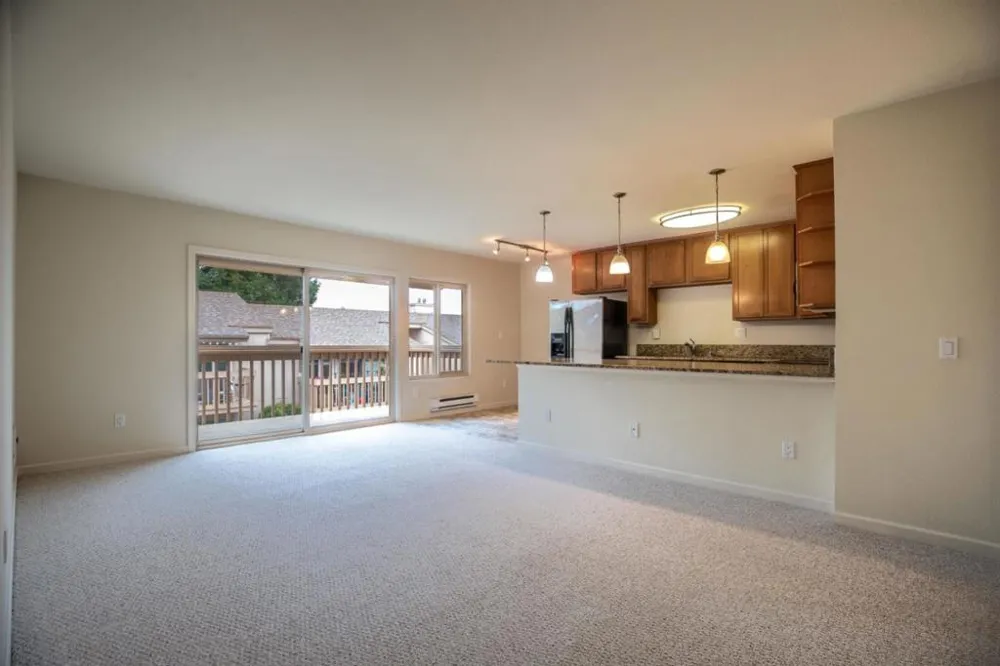 300 Glenwood Circle #258 Monterey, CA 93940