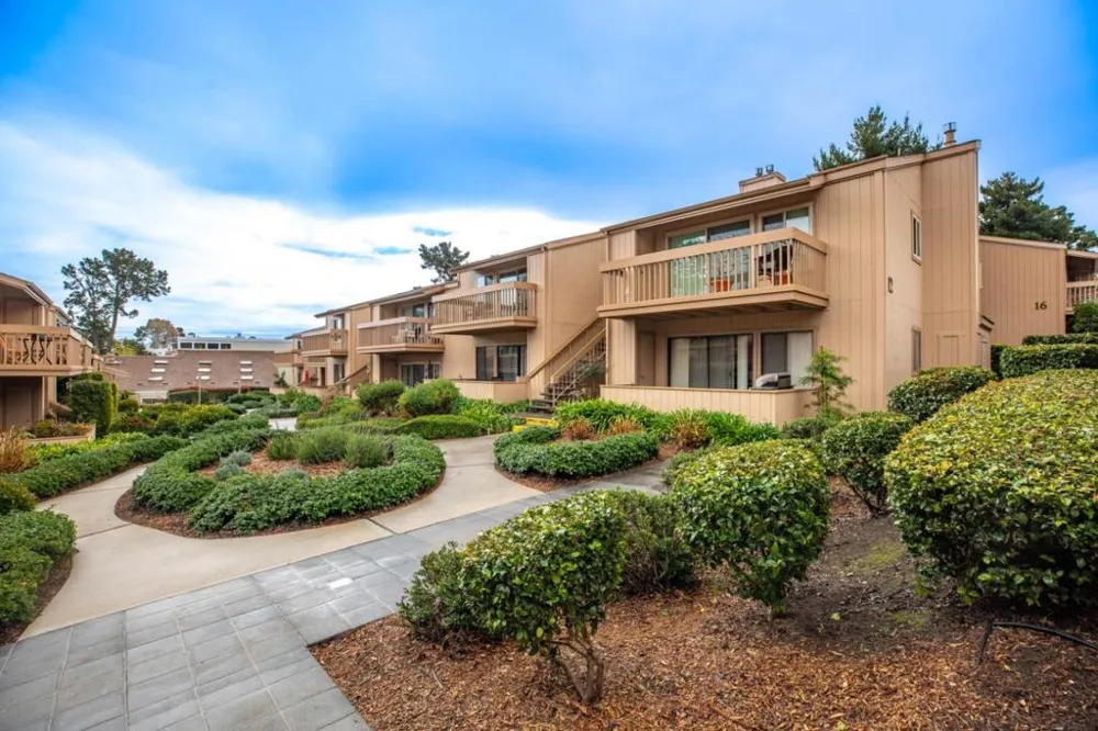 300 Glenwood Circle #258 Monterey, CA 93940