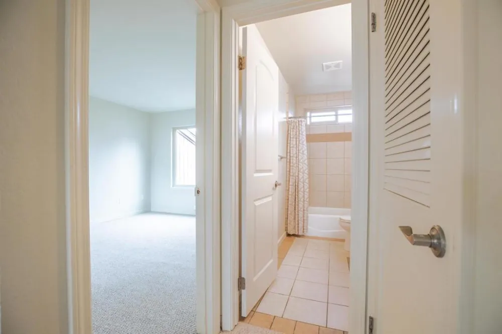 300 Glenwood Circle #258 Monterey, CA 93940