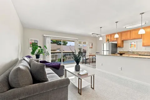 300 Glenwood Circle #258