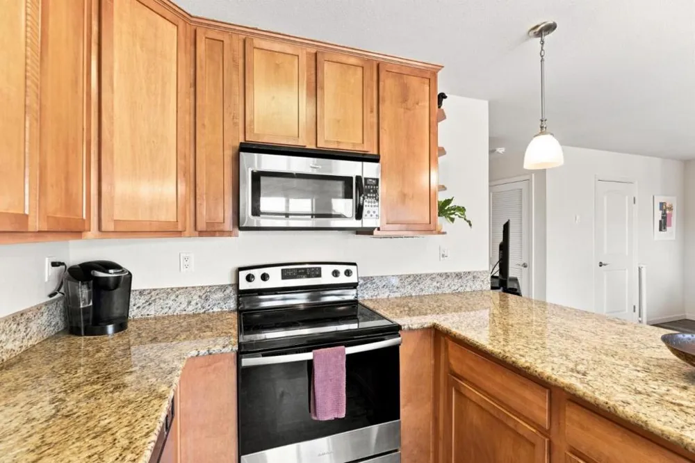 300 Glenwood Circle #258 Monterey, CA 93940