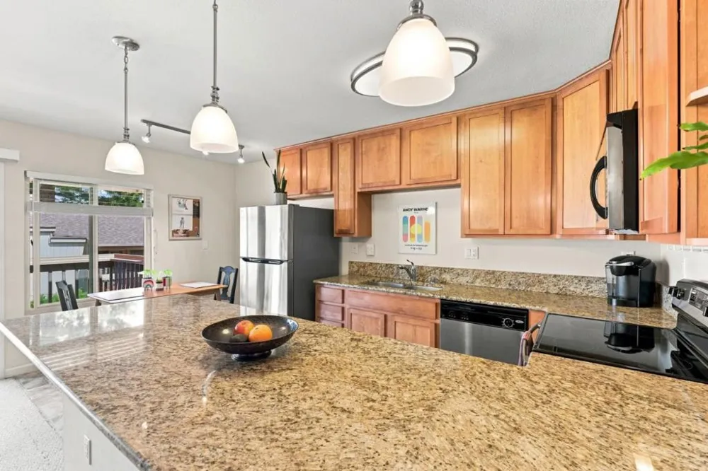 300 Glenwood Circle #258 Monterey, CA 93940