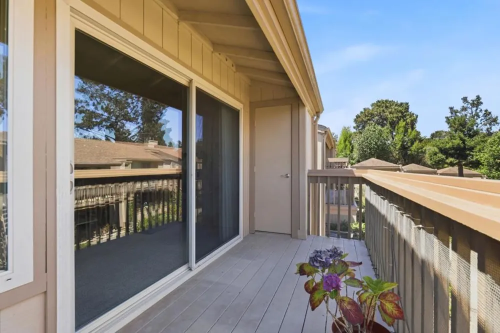 300 Glenwood Circle #258 Monterey, CA 93940
