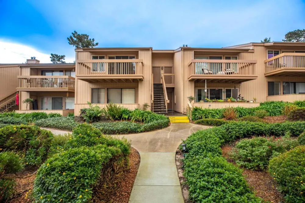 300 Glenwood Circle #258 Monterey, CA 93940