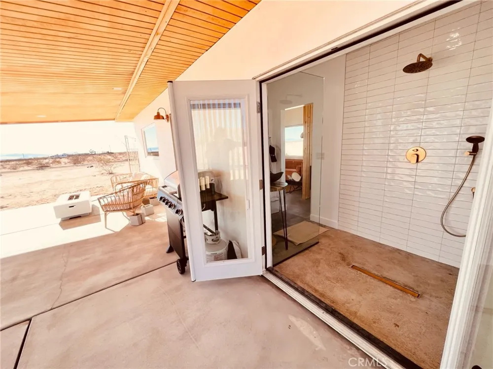 60654 Mitch Lane Landers, CA 92285