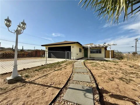 930 W Franklin Avenue