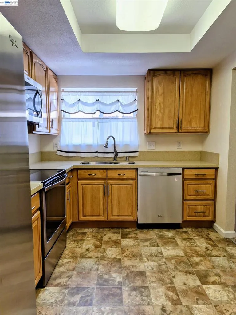 20980 BIRCH #C Hayward, CA 94541