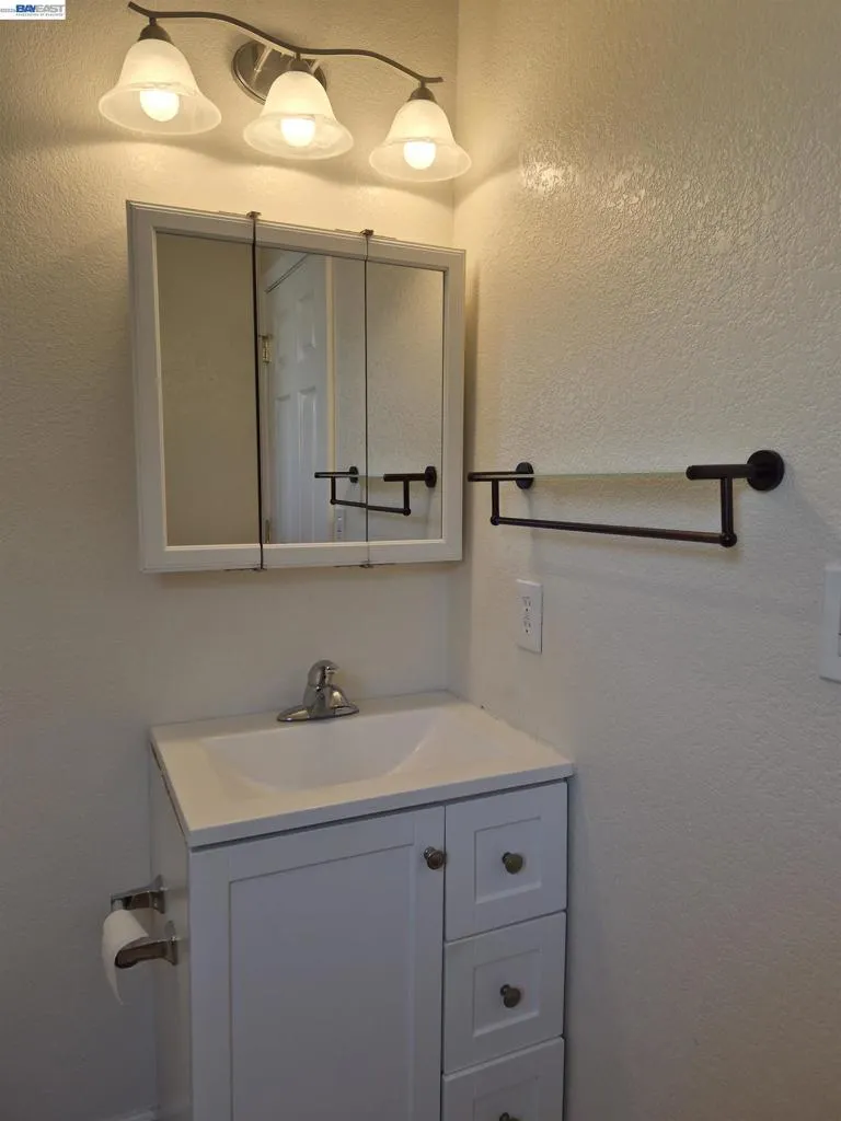 20980 BIRCH #C Hayward, CA 94541