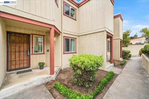 20980 BIRCH #C
