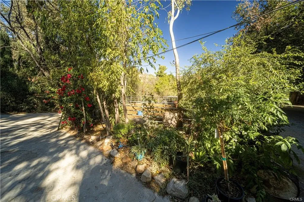 9522 La Canada Sunland, CA 91040