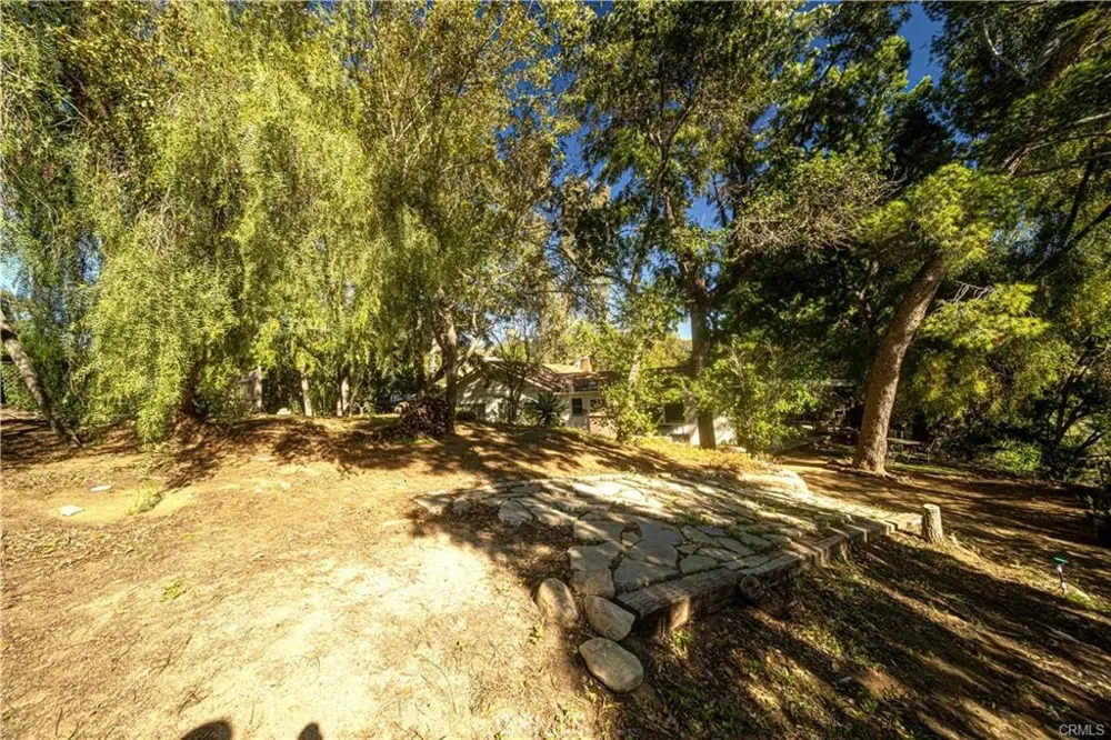 9522 La Canada Sunland, CA 91040