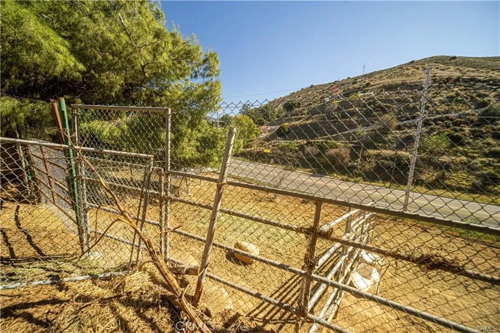 9522 La Canada Sunland, CA 91040