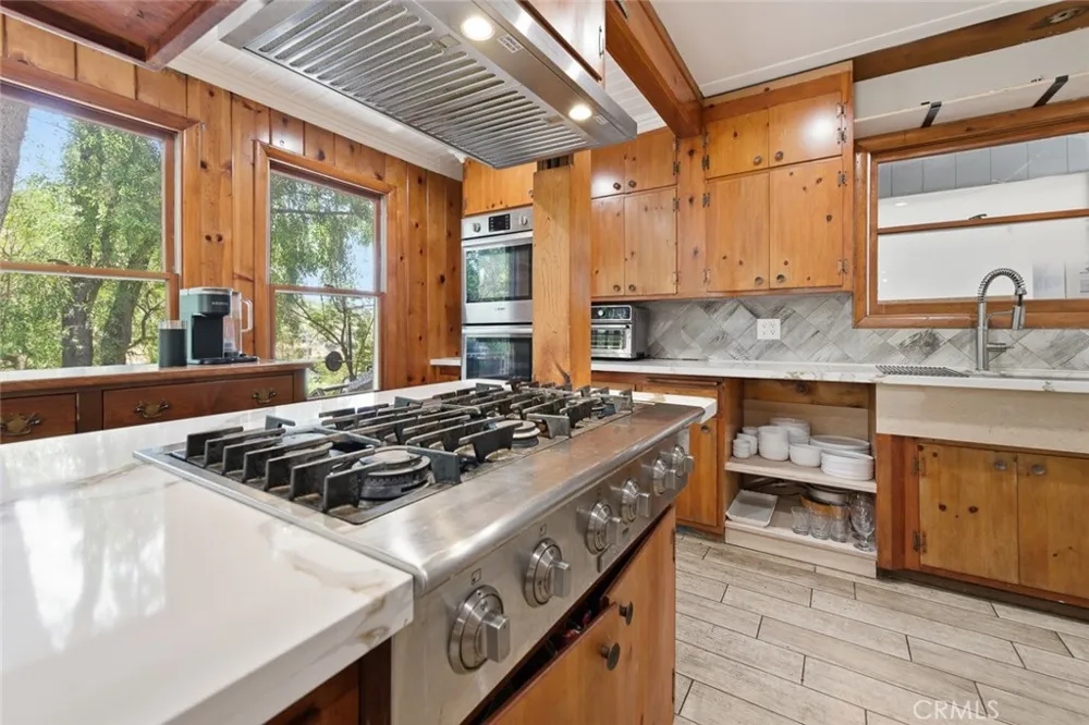 9522 La Canada Sunland, CA 91040