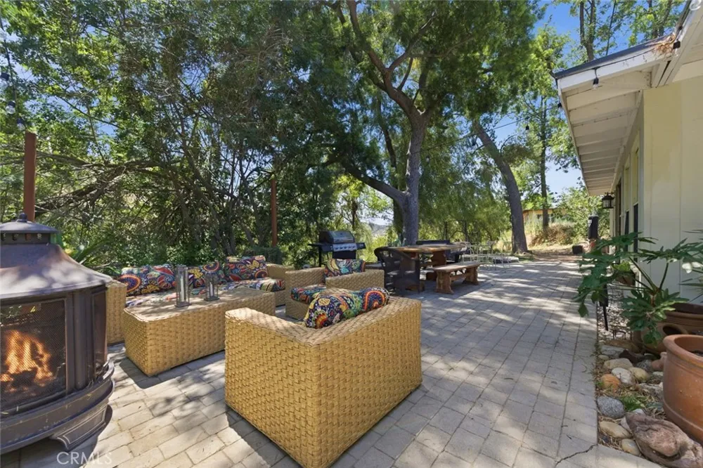 9522 La Canada Sunland, CA 91040