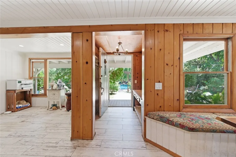 9522 La Canada Sunland, CA 91040