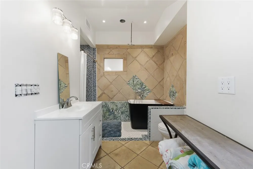 9522 La Canada Sunland, CA 91040