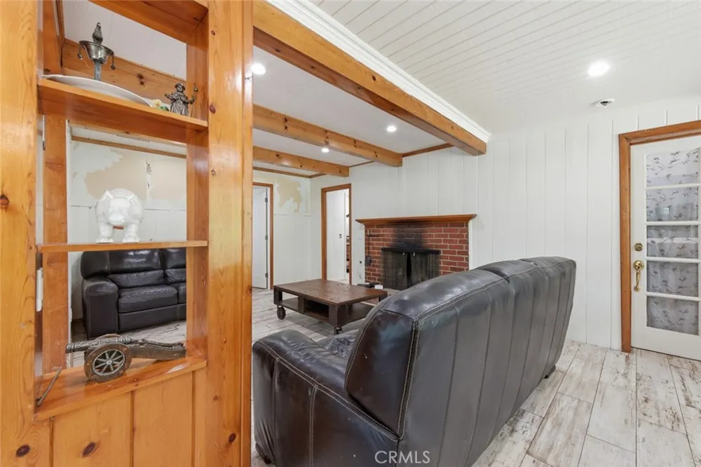 9522 La Canada Sunland, CA 91040