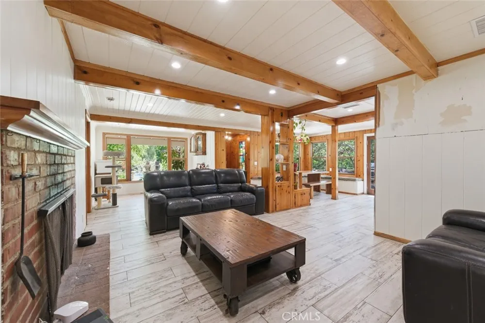 9522 La Canada Sunland, CA 91040