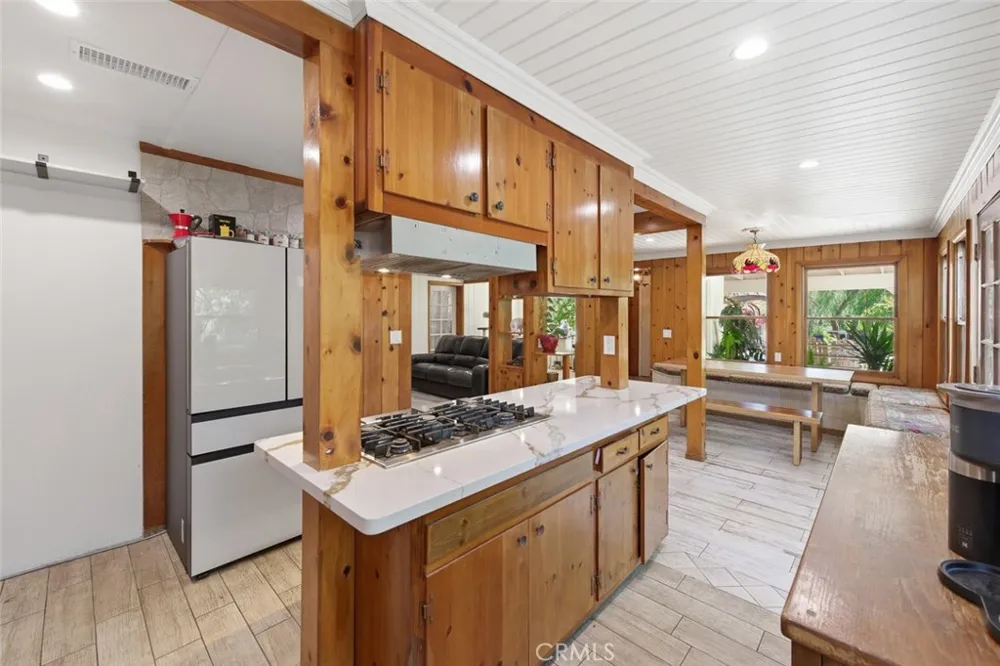 9522 La Canada Sunland, CA 91040