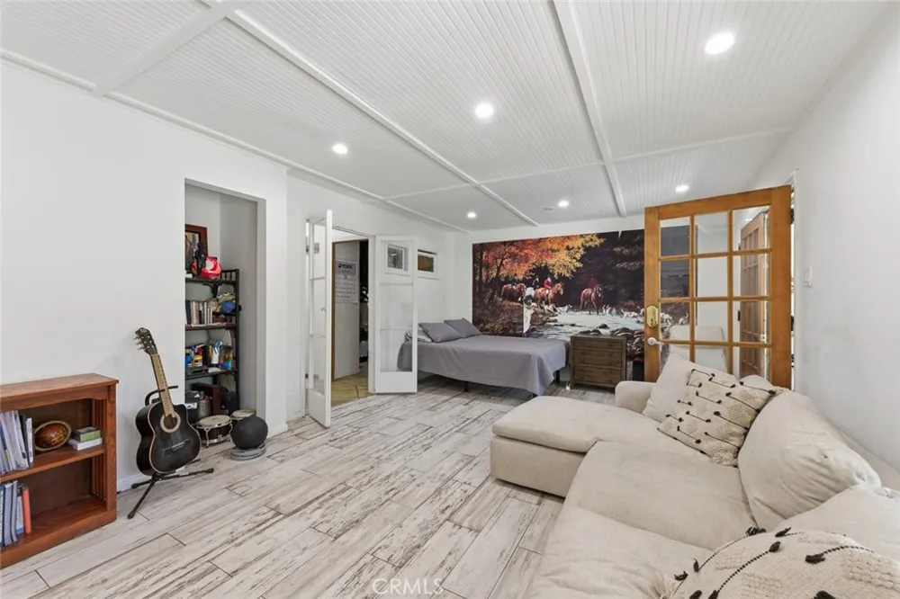 9522 La Canada Sunland, CA 91040