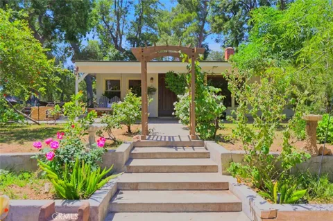 9522 La Canada