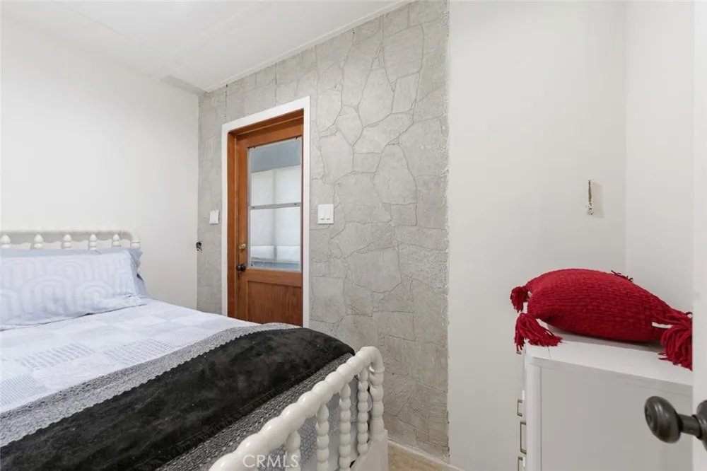 9522 La Canada Sunland, CA 91040