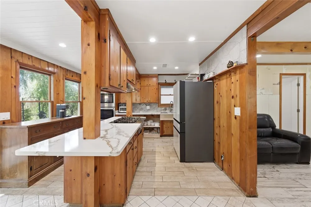 9522 La Canada Sunland, CA 91040